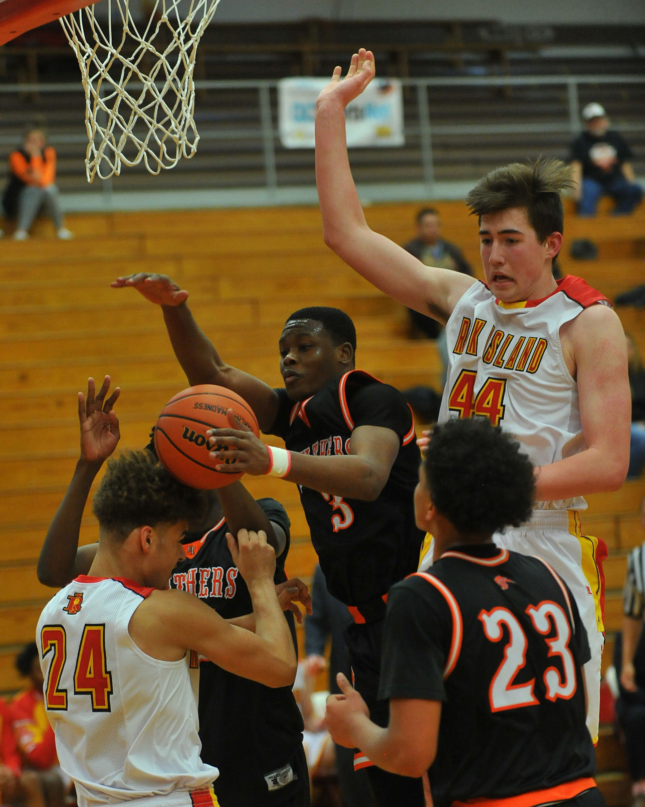 Rock Island vs United Township boys Class 4A Regional.